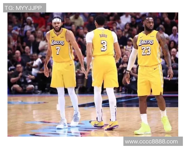 火箭队与湖人队的麦基对决引发的精彩瞬间与战术分析